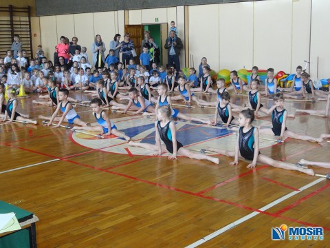 XVI Międzyprzedszkolny Turniej Sportowy ,,Show na sportowo - bawimy się zdrowo" FOTOGALERIA