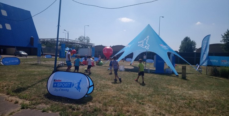 25 Ogólnopolskie Mistrzostwa w minisiatkówce o Puchar Kinder+Sport właśnie trwają w Hali MOSiR!