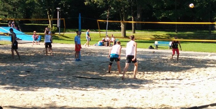 Turniej Siatkówki Plażowej i Tenisa Stołowego